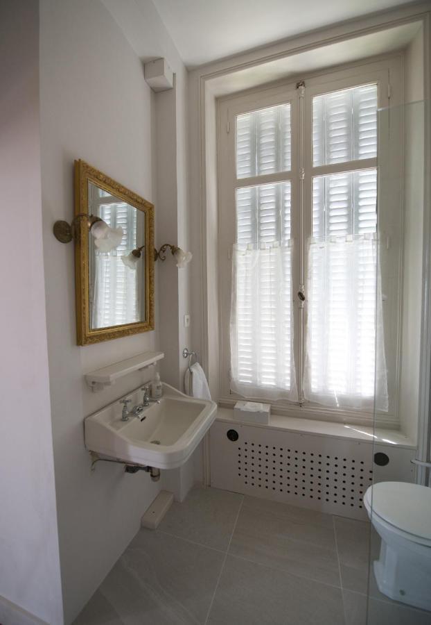 Chambres D'Hotes Montbron Luchapt Exterior photo